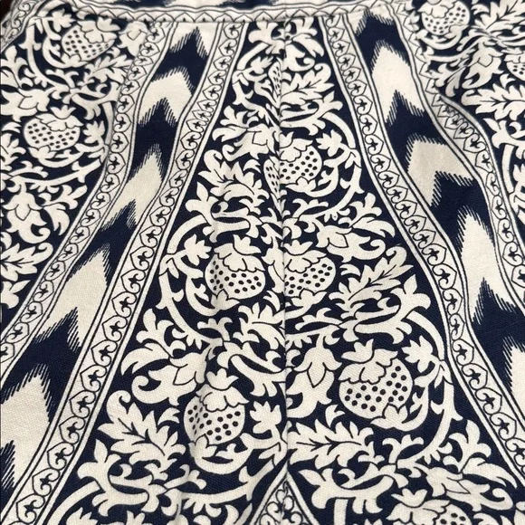 Julia Amory Kelly Shorts - Picture 3 of 4